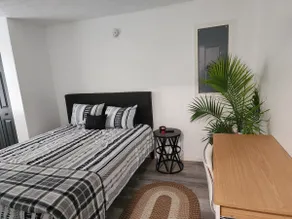 The Flat on Main - Image 3