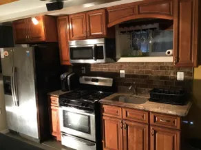 Luxurious one bedroom apartment in a quiet area. - Image 4