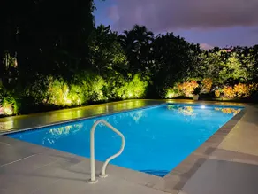 Luxury Vero Beach House, steps from private beach, fully renovated and equipped. - Image 2