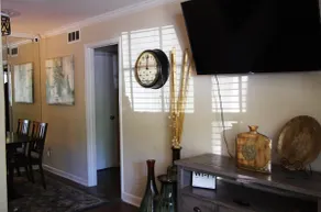 Highland Suite 102 - Image 4