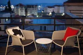 Studiolo - Downtown center location and view - Image 3