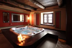 VILLA TURRI - Luxury Country & Padel Resort - Image 5