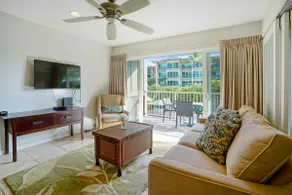 Beachfront 2 bedroom  central Kapaa - Image 2