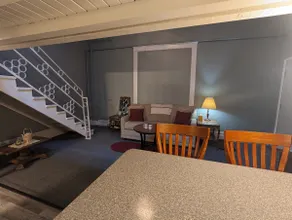 2 Bed Apt in the Heart of Robinson, Free Laundry - Image 5