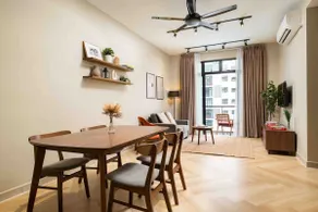 Work & Play: Resort-Style 2BR, FastWiFi & Netflix - Image 2