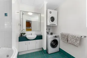 Gorgeous Apartment in Luxurious Noosa Resort - Image 4