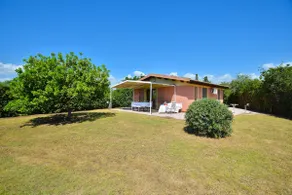 IzzHome Nora Beach - Image 5