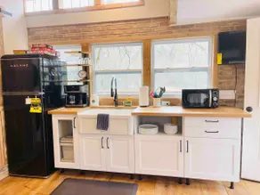 Misty Hollow Tiny Home Cottage - Image 5