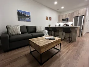 Riverside condo w/ a Golden view - Image 4
