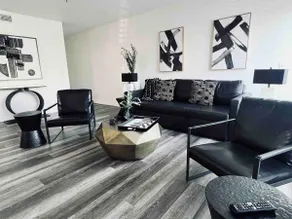 Luxe Biltmore Condo with Queen Bed & Sofa Bed - Image 2