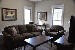One Bedroom Apartment in Historic Home (3) - Image 2