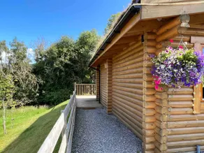The Farmers den lodge at River Garry Lodges - Image 3