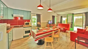 Cottage for 7/9 people with pool, spa and beach - Image 4