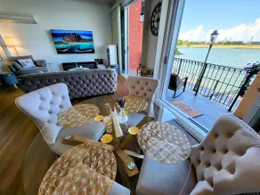 ”LUXE” Luxury Waterfront Living with Skyline Views - Image 4