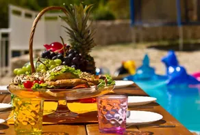 Sea view villa with heated pool near Split - Image 4