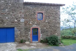 La Terrasse de Montclard, ideal for recharging your batteries - Image 3