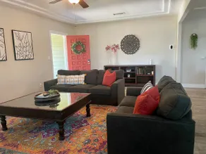 Spacious 3 bedroom home - Image 2