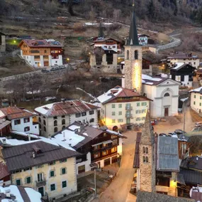 Coriva Homes Alpine farmhouse with Dolomites view - Image 5