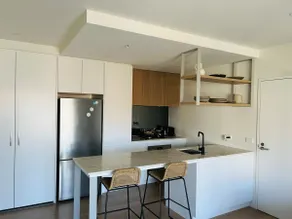 Stylish One Bedroom With Gym Access - Image 2