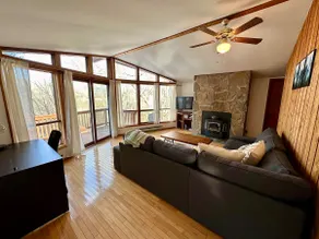 Humble Mountain House - Image 4