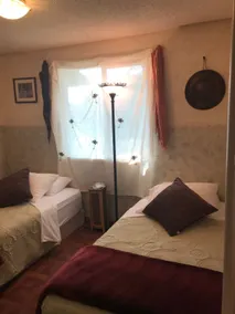 Cozy 3 RM crashpad w/private entry, near airport - Image 4