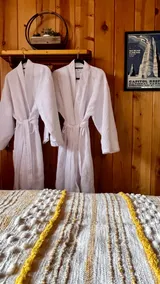 A-frame dreamy porch, A/C and comfy beds. Clean - Image 3