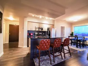 Executive Condo💼 in the 💙 of DOWNTOWN🏙Free PARKING - Image 4