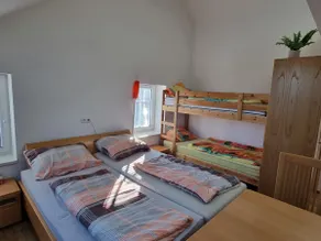 fully equipped studio apartment, great hiking area - Image 4