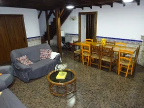 House with pool in Gredos for up to 10 people. - Image 3