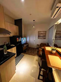 SUITE, King-Bed, Pool/Gym Car-Parking + Scooter - Image 4
