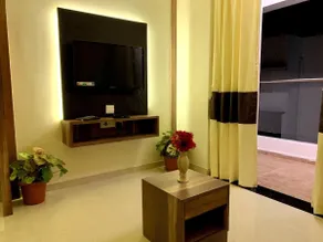 Entire luxury service apartment with staff service - Image 3