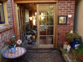Isolated and private apartment Hobart - Image 5