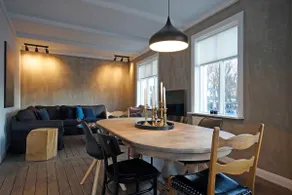 4 Bed house with Private parking - Image 2