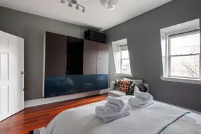 Cozy 2 Bdrm Private apartment in Riverside, TO. - Image 4