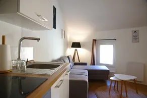 Spacious and warm 3-room apartment in the city center - Image 3