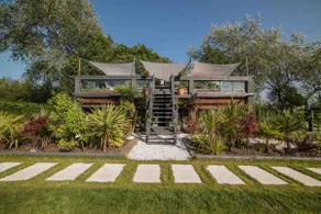Perfect Villa Escape With Lake View & Hot Tub 20+ - Image 2