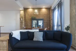 Sunny and Spacious, very close to the historic center - Image 2