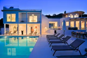 Exclusive Luxury Villa Retreat in Es Cubells - Image 3