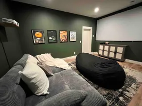 Modern | 2 Kings | Movie Theater | Near Biltmore - Image 4