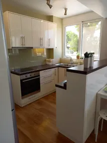 Close to the beach and popular neighborhoods - Image 5