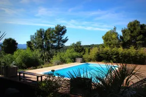South-facing villa with sea view, pool and air conditioning - Image 3