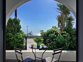 Sea Front Apartment - Image 3