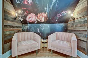 Romantic Light Filled Loft Hot Tub Downtown Indy! - Image 3