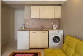 Studio Treti Mart South - Image 3