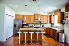 Bright & Spacious Modern House @ Landscape @ AC - Image 3