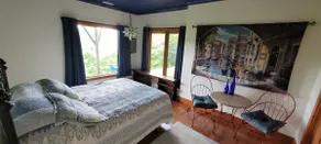 Riverside Mountain Getaway - Image 5