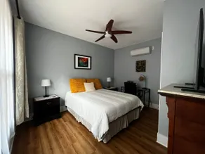 Beautiful 1-Bedroom Guest House Historic District - Image 5