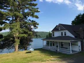Berkshire Lakefront House with Amazing Views - Image 2