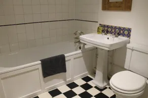 Spacious 1 bed flat +pking in desirable Summertown - Image 4