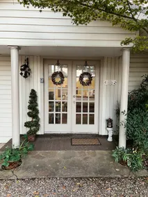 Chez Lafayette Guest Cottage in Historic District - Image 4